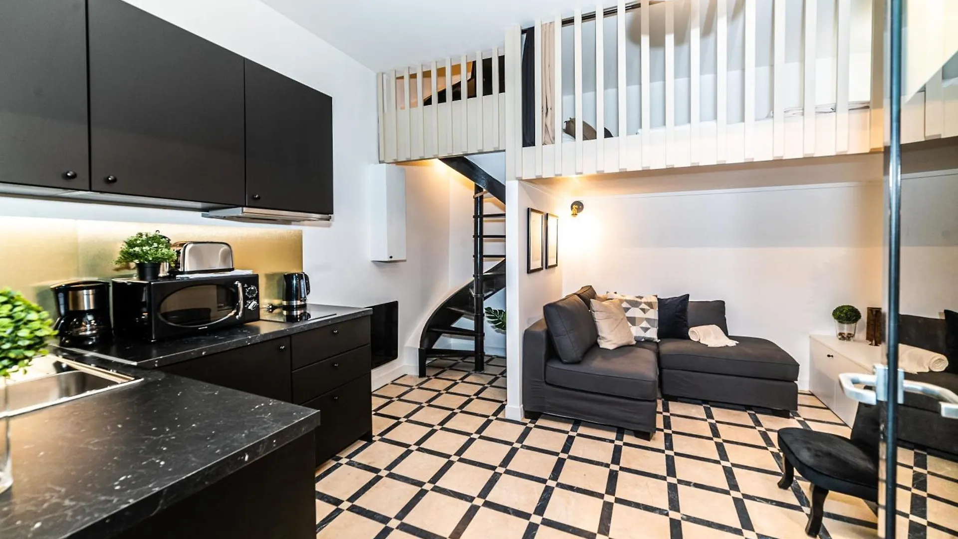 Triplex 50 M2 - Montorgueil & Marais Daire Paris